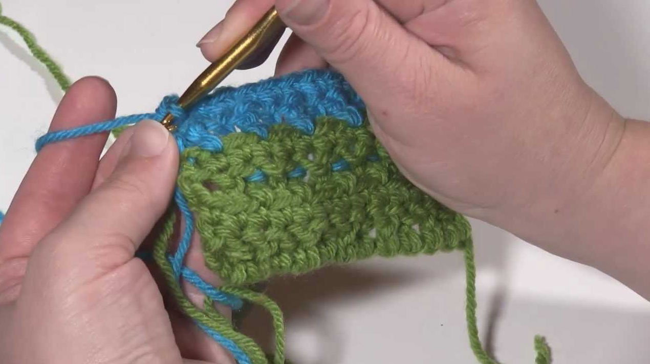 how to connect yarn when crocheting_88b9c09c 0d51 4f4d 8041 ac9769b87e07