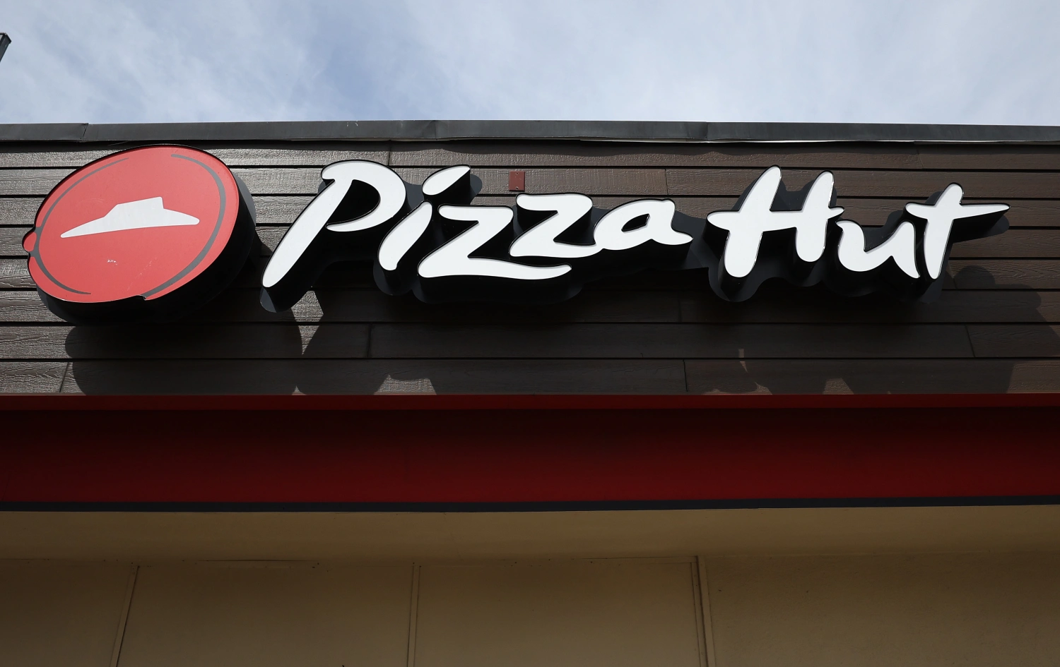 Pizza Hut Closing 250 Locations: What It Means for Your Health
