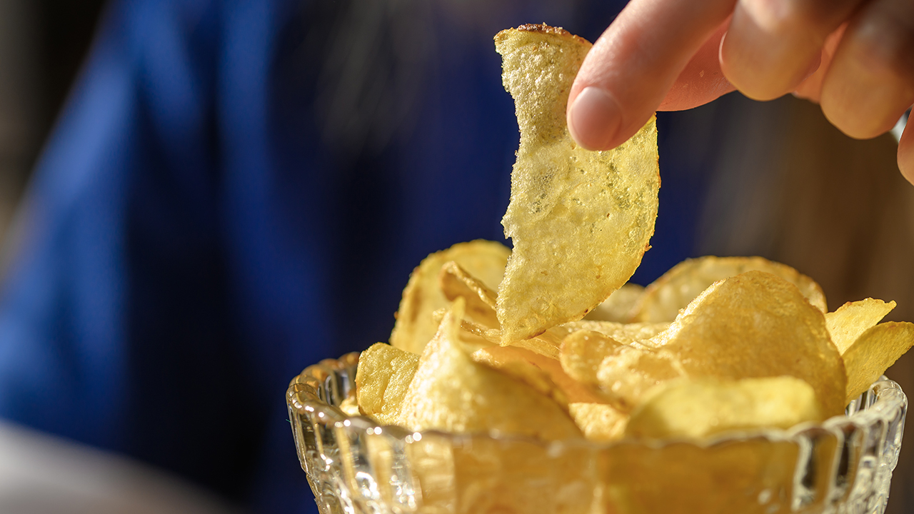 1772896953223_chips in a bowl