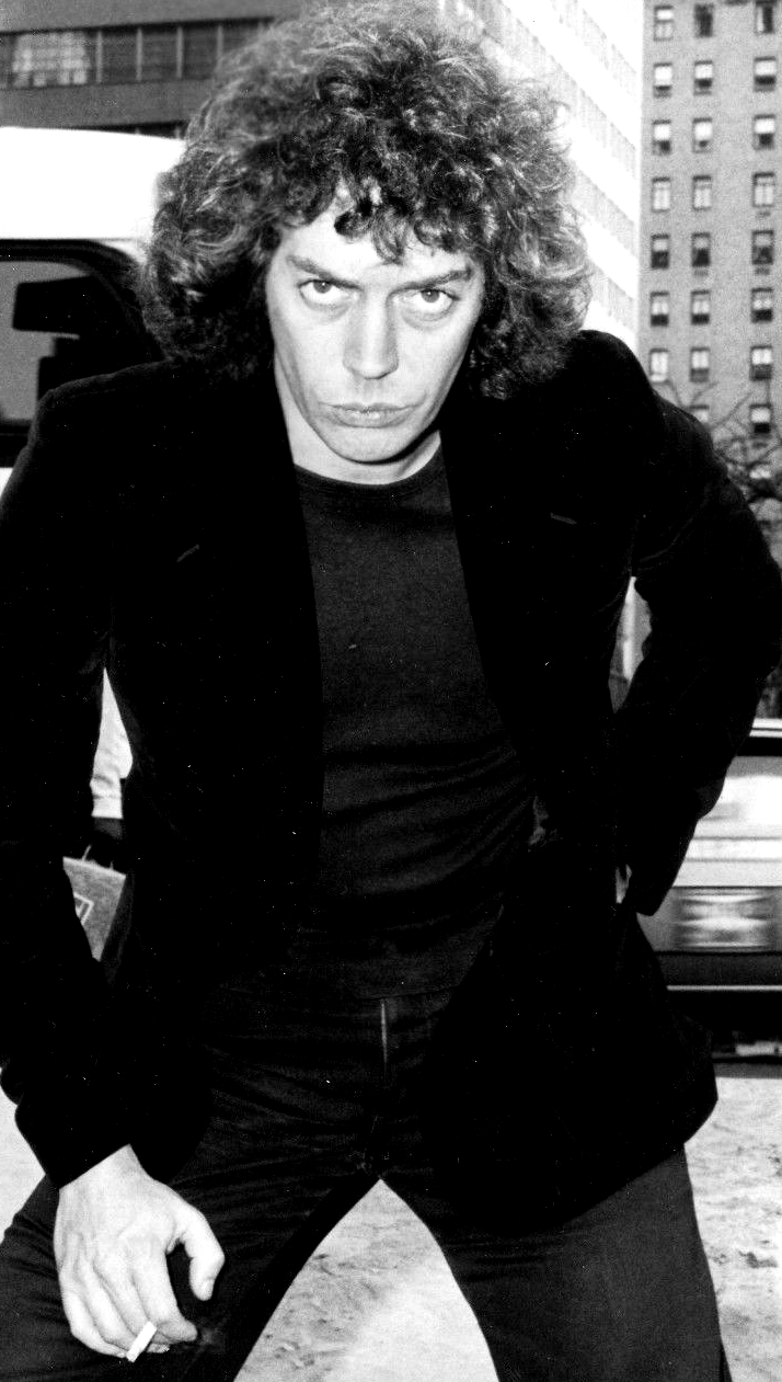 1788101696044_Tim_Curry_ 281979_A 26M_Records_publicity_photo 29
